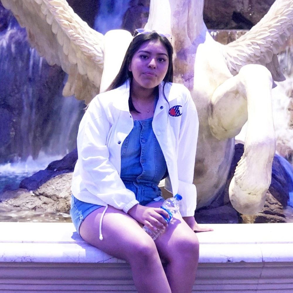 Meet your Posher, Alondra